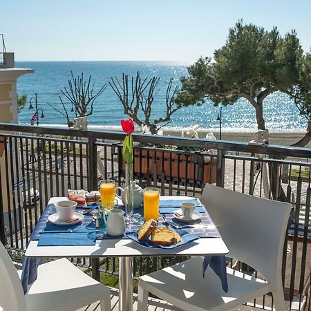 B&B Amalba Maiori Buitenkant foto