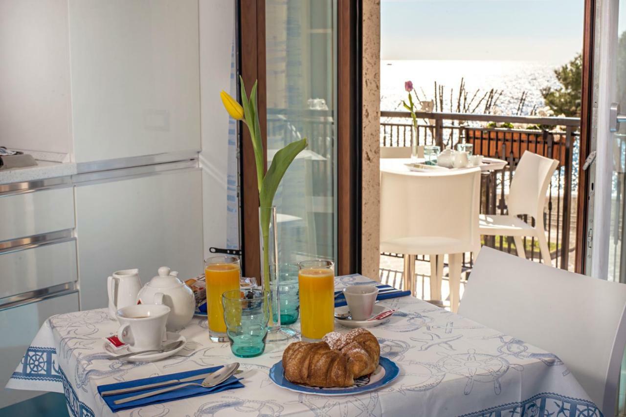 B&B Amalba Maiori Buitenkant foto